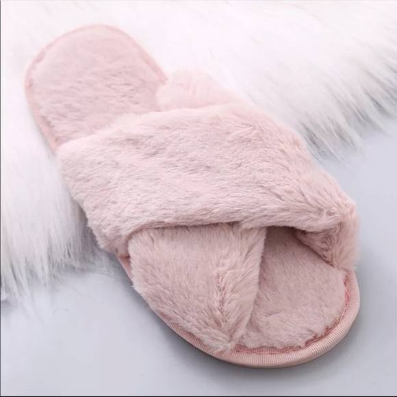 New Pink Fur Fluffy Warm Cozy Criss Cross Slippers - Picture 8 of 9